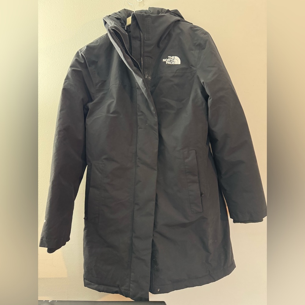 The North Face Black Ski Jacket with Streamlined Design